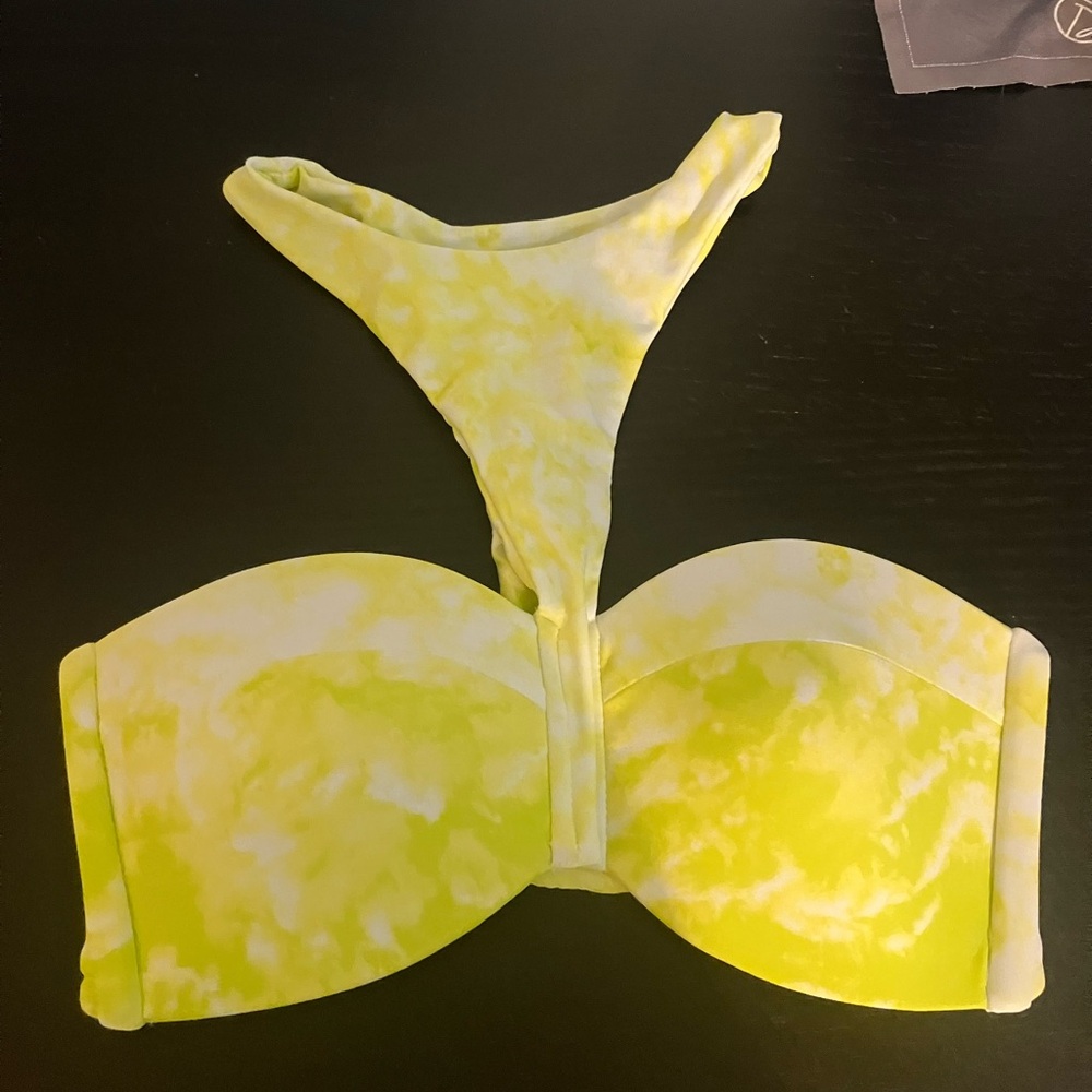 Brand New Mikoh 'White Plumeria' Bikini Top Size S